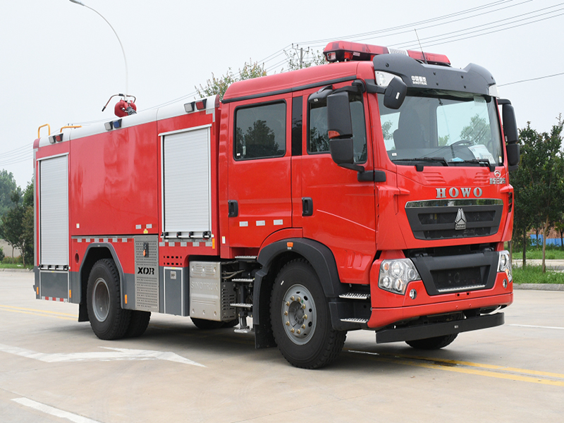 國六8噸重汽T5G水罐消防車